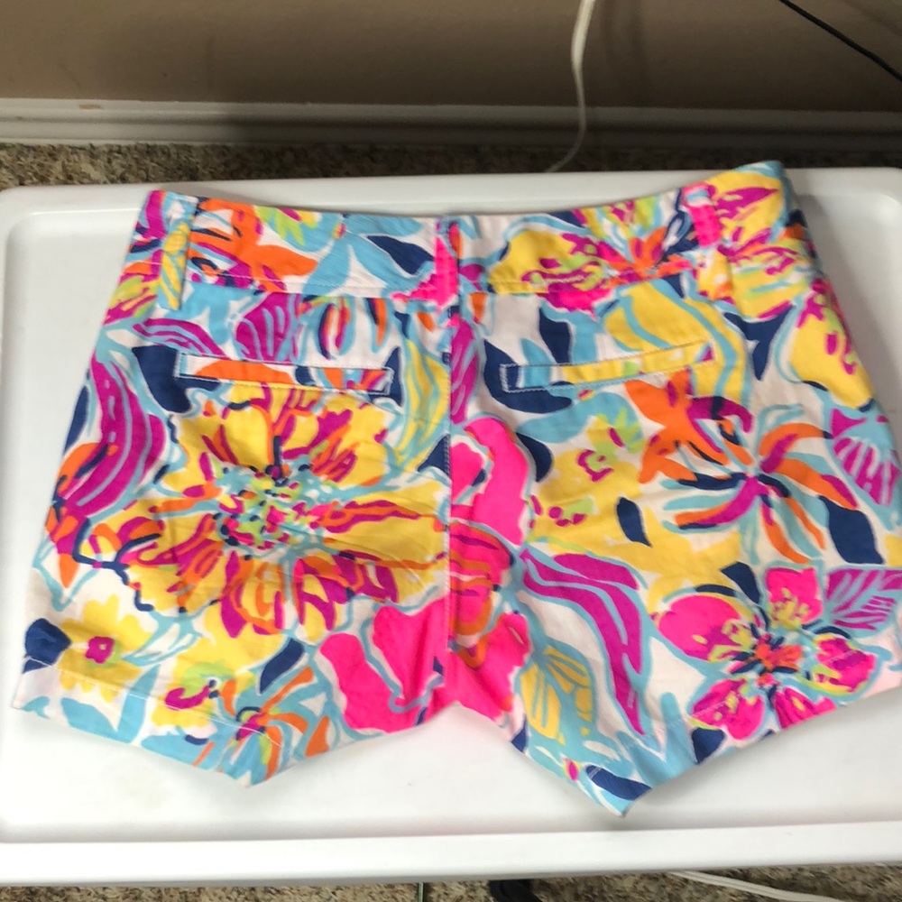 Lilly Pulitzer Pink and Orange Bermuda Shorts Vibrant Floral - Picture 2 of 3